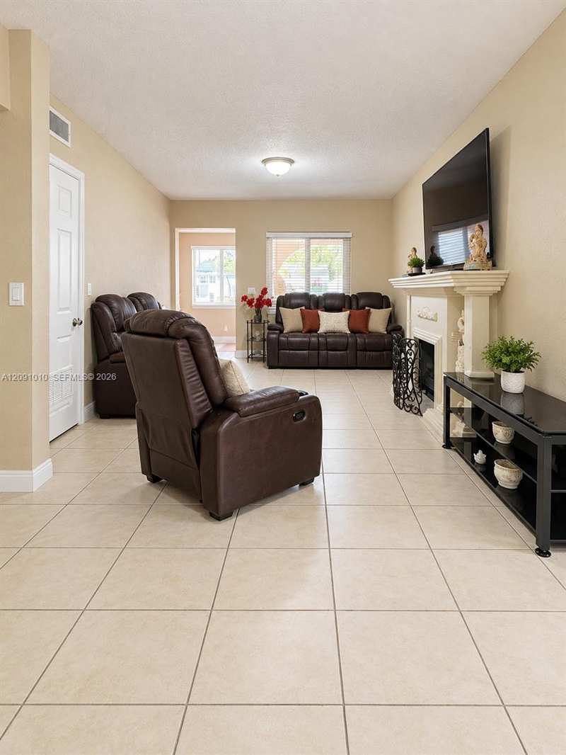 5551 E 4th Ave, Hialeah FL 33013