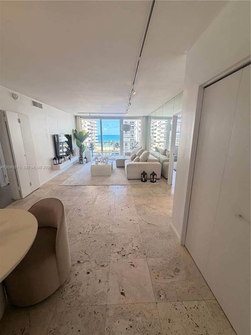 5700 Collins Ave # 9B, Miami Beach FL 33140