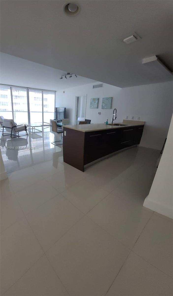 475 Brickell Ave # 3709, Miami FL 33131