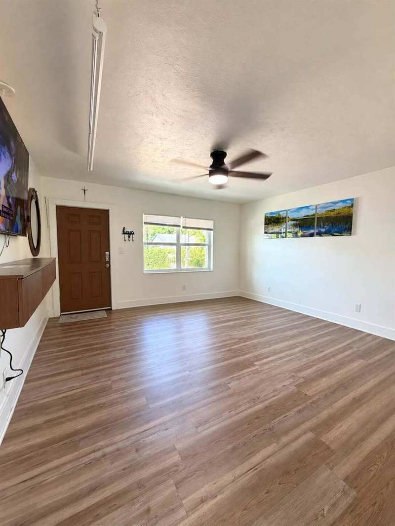175 E 24TH Street, Riviera Beach FL 33404