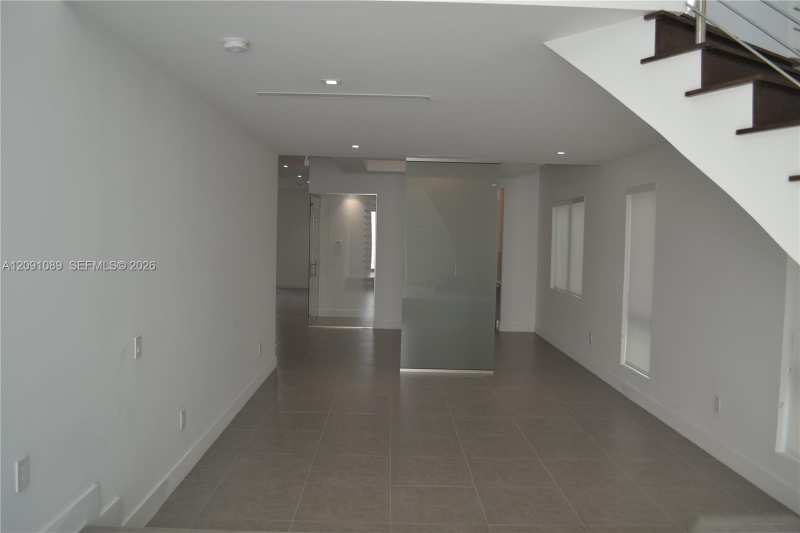 8241 NW 34th Dr, Doral FL 33122