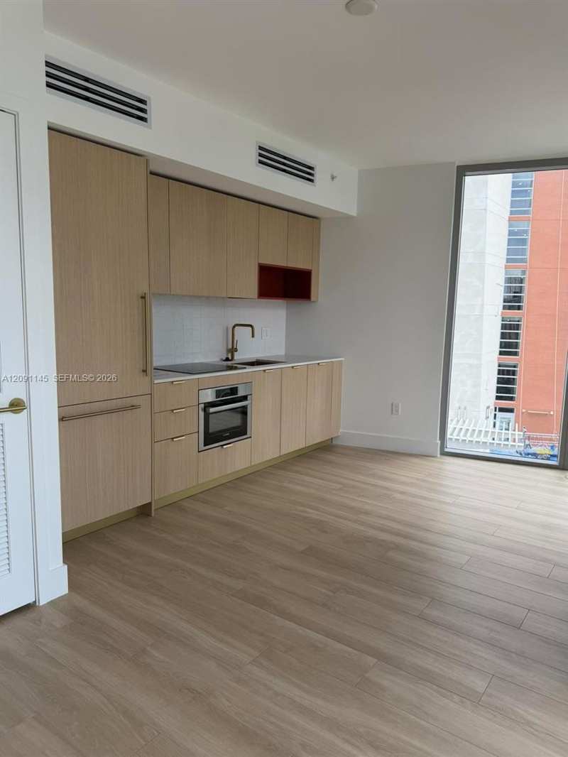 90 NE 32nd Street # 812, Miami FL 33127