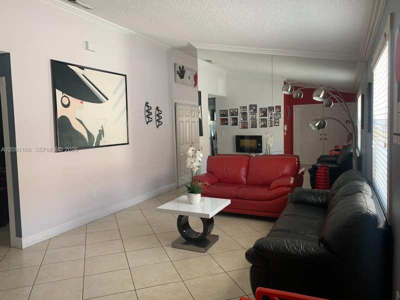 6940 W 25th Ln, Hialeah FL 33016