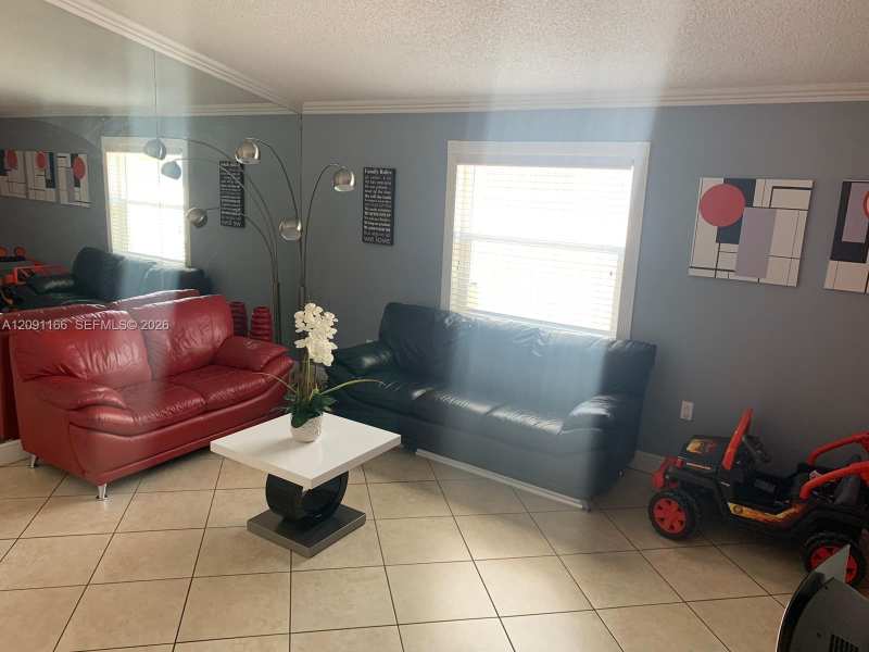 6940 W 25th Ln, Hialeah FL 33016