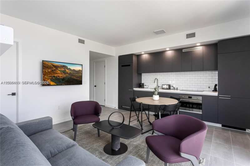 227 NE 2nd St # 2806, Miami FL 33132