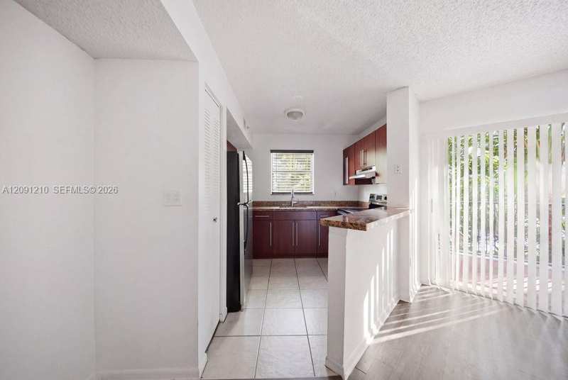 771 N Pine Island Rd # 205, Plantation FL 33324