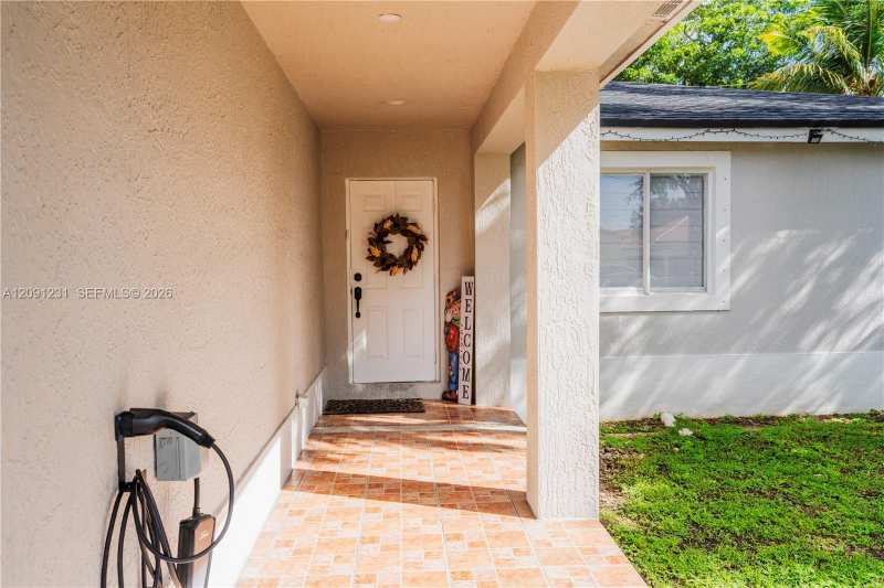 153 NW 6th St, Homestead FL 33030