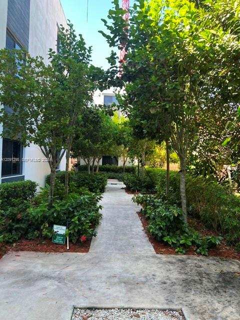 751 NW 1st St # 101, Miami FL 33128
