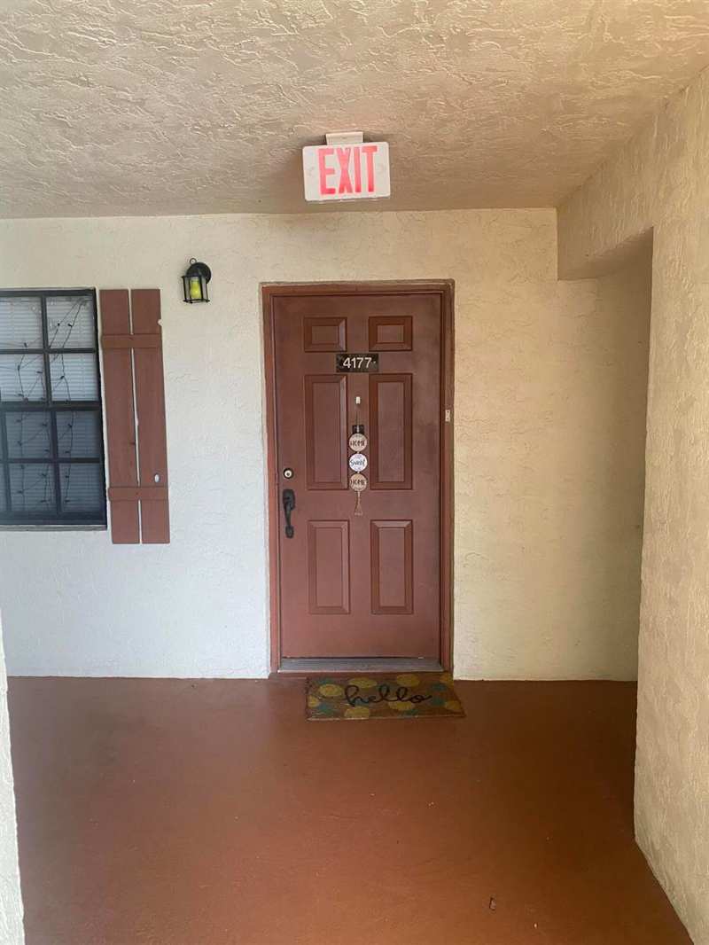 4177 OAK TERRACE Drive # 4177, FL 33463