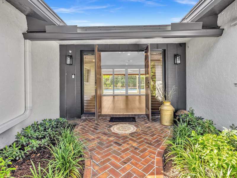 3264 Lakeview Drive, Delray Beach FL 33445