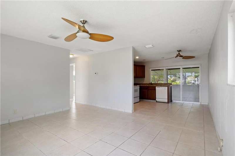 5207 NW 28TH Avenue, Tamarac FL 33309