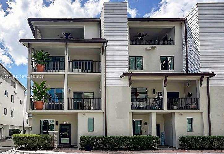 4720 NW 84th Ct, Doral FL 33166