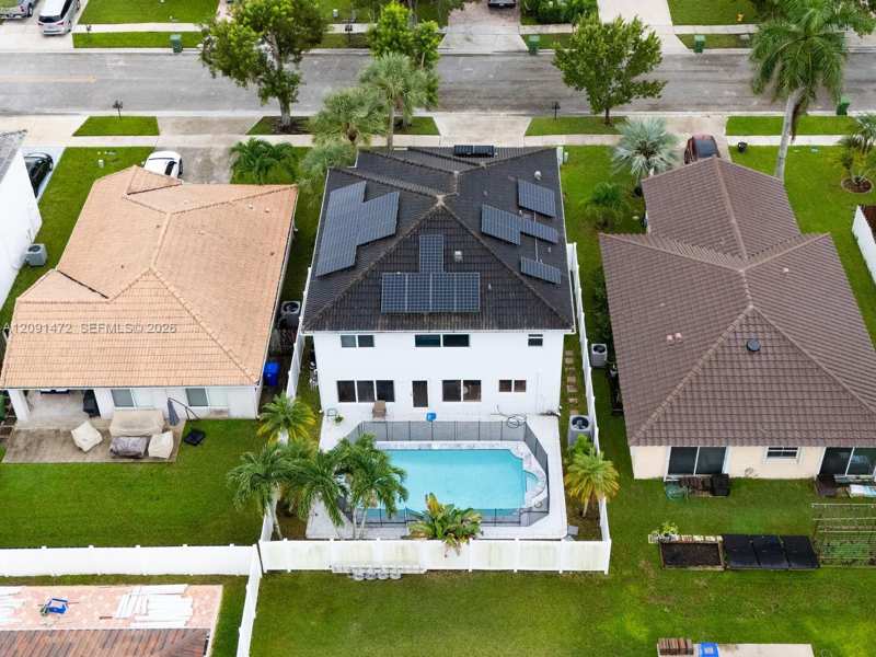 20833 NW 14th Ct, Pembroke Pines FL 33029