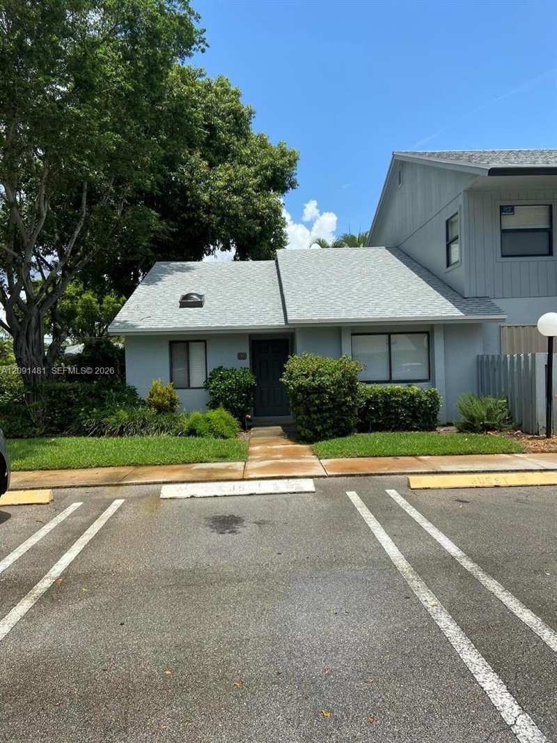 2425 SW 22nd Ave # 102B, Delray Beach FL 33445