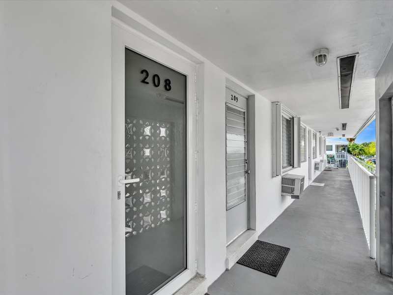 2020 NE 51st Court # 208, Fort Lauderdale FL 33308