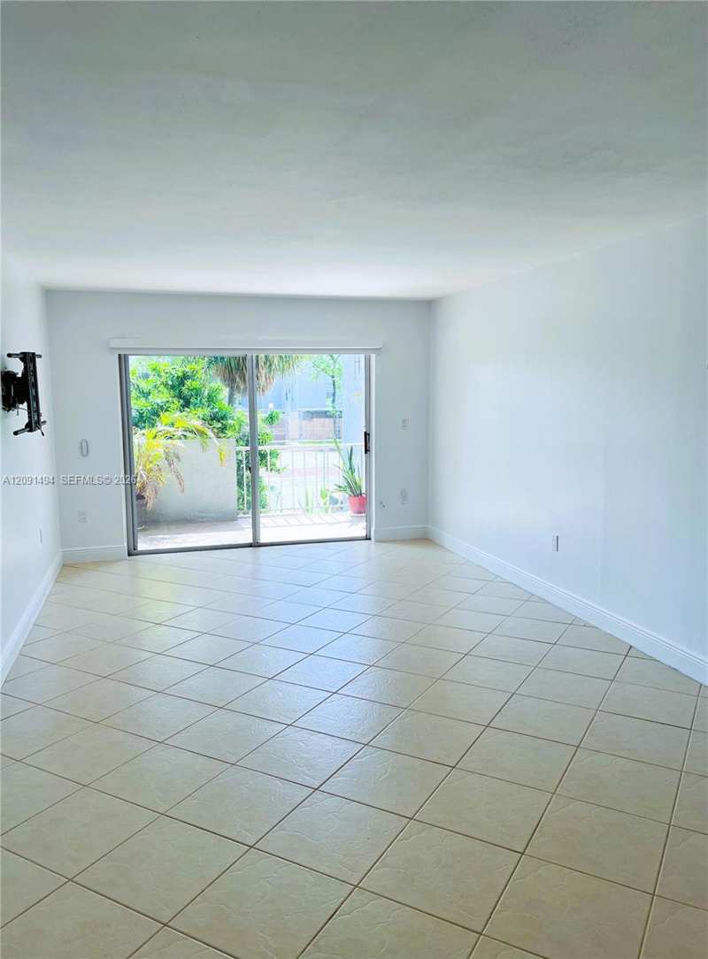6195 W 18th Ave # G214, Hialeah FL 33012