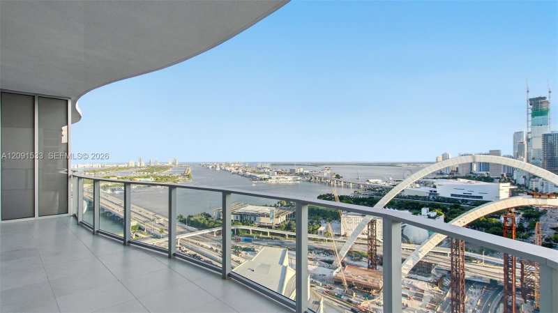 1400 Biscayne Blvd # 2902, Miami FL 33132