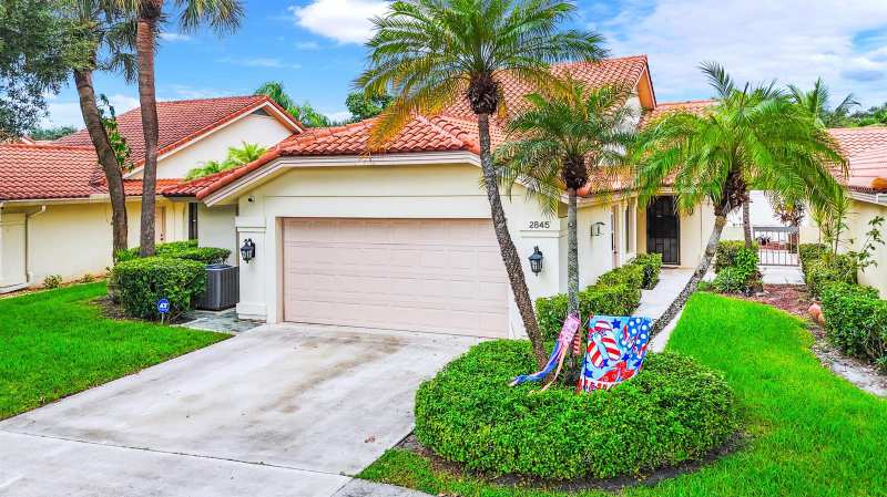 2845 DUQUESNE Circle, West Palm Beach FL 33409
