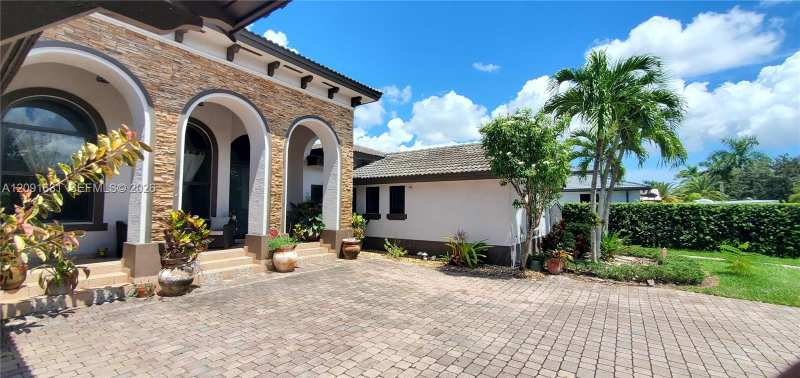 12965 SW 197th St, Miami FL 33177