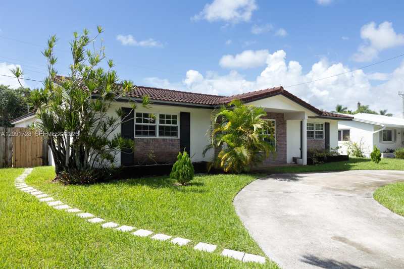 1320 Arthur St # 1320, Hollywood FL 33019