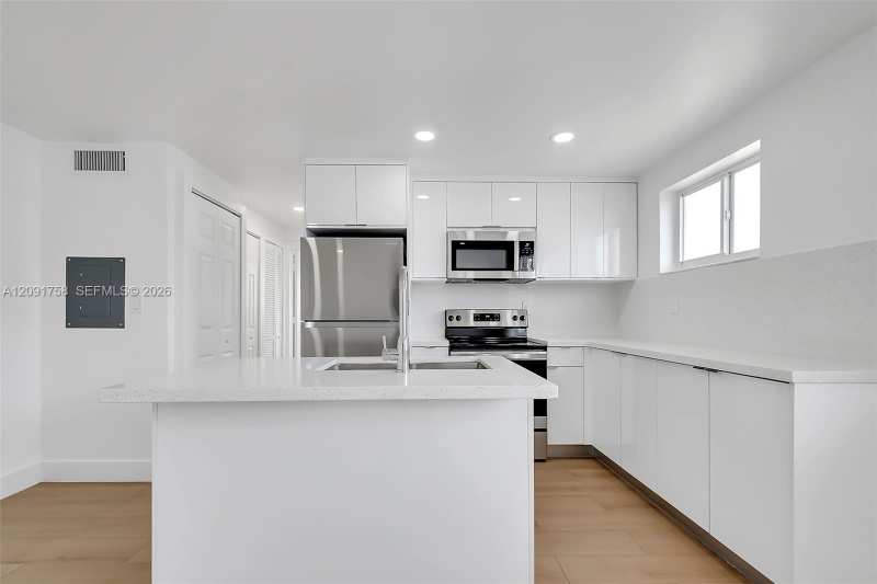 1632 NW 16th Ter # 6, Miami FL 33125