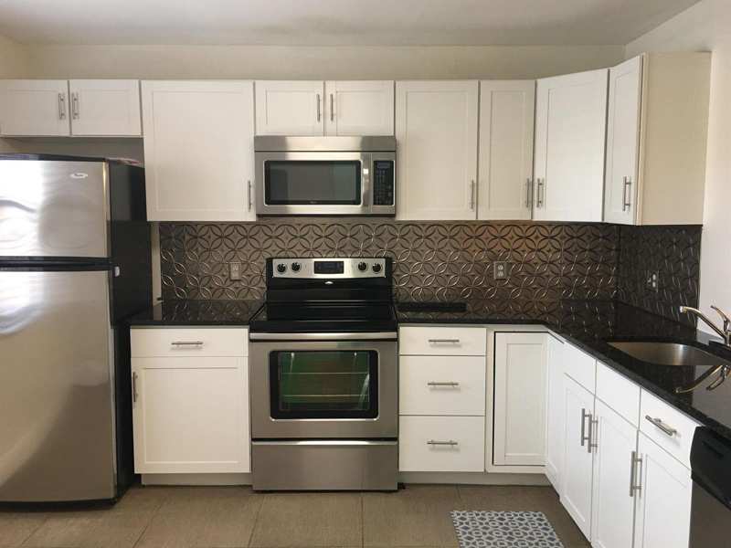2007 W LAKEVIEW Drive W, Royal Palm Beach FL 33411