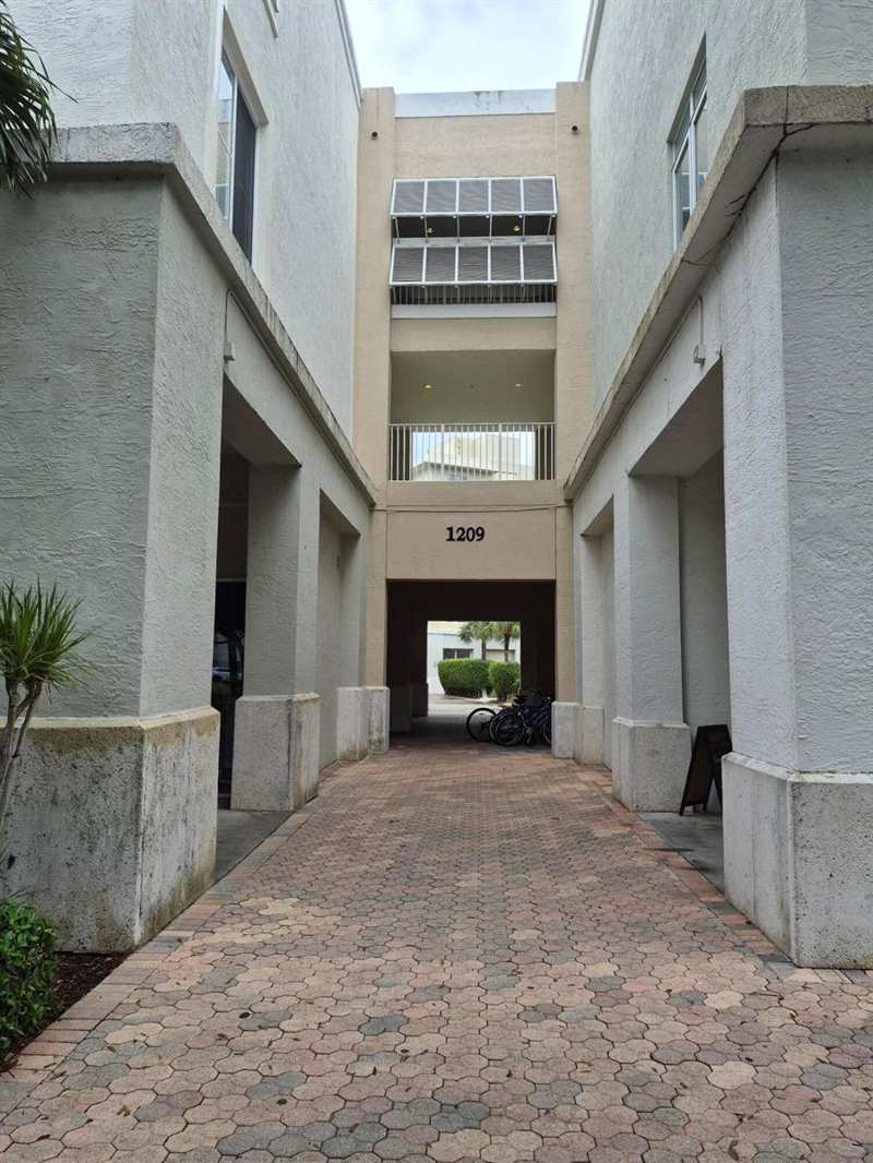 1209 MAIN Street # 205, Jupiter FL 33458