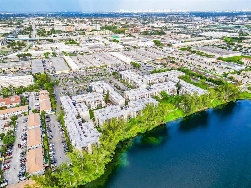 10000 NW 80th Ct # 2247, Hialeah Gardens FL 33016