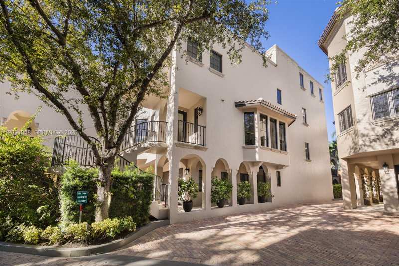 3471 Main Hwy # 1204, Coconut Grove FL 33133