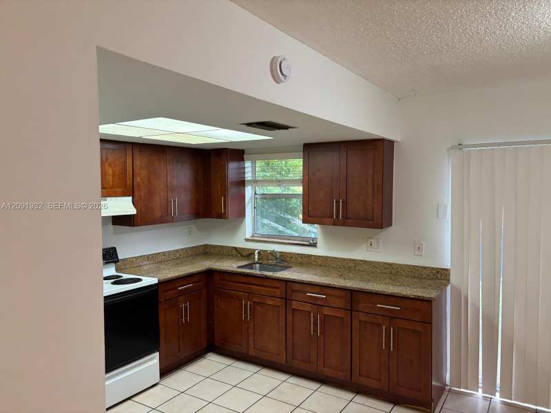 2510 NW 52nd Ave # 22A, Lauderhill FL 33313