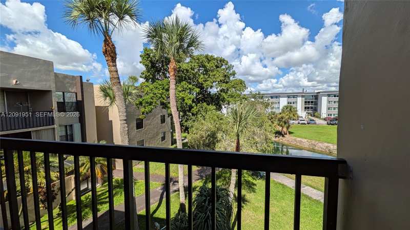 10865 SW 112th Ave # 312, Miami FL 33176