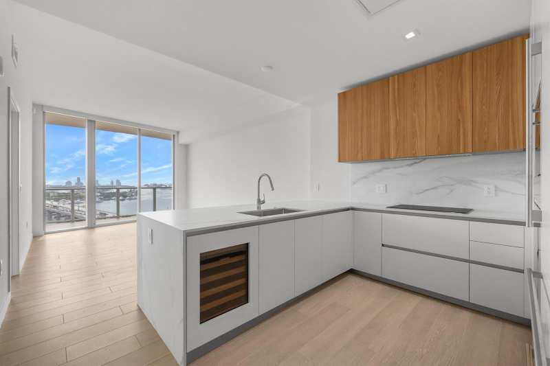 1400 Biscayne Boulevard # 1904, Miami FL 33132
