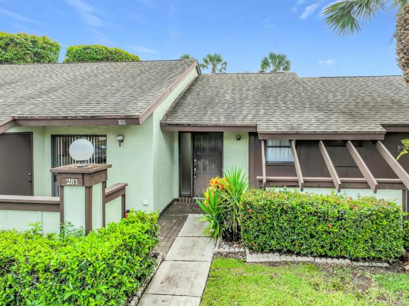281 AMBER Court, Royal Palm Beach FL 33411