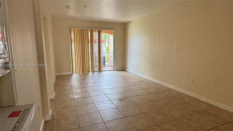 17650 NW 73rd Ave # 18, Hialeah FL 33015