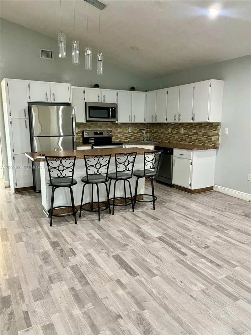 11512 SW 6th St, Sweetwater FL 33174