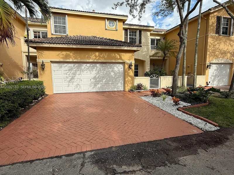 5543 NW 112th Pl, Doral FL 33178