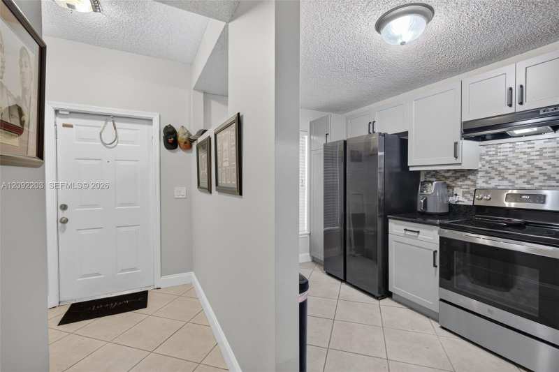 3176 SW 50th St, Dania Beach FL 33312