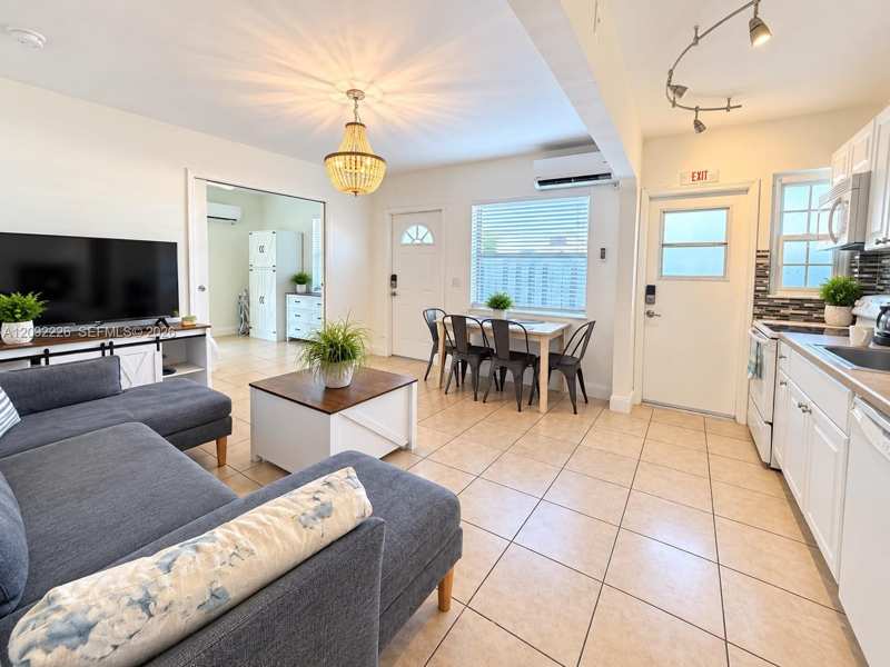 1639 Hayes St # 2, Hollywood FL 33020