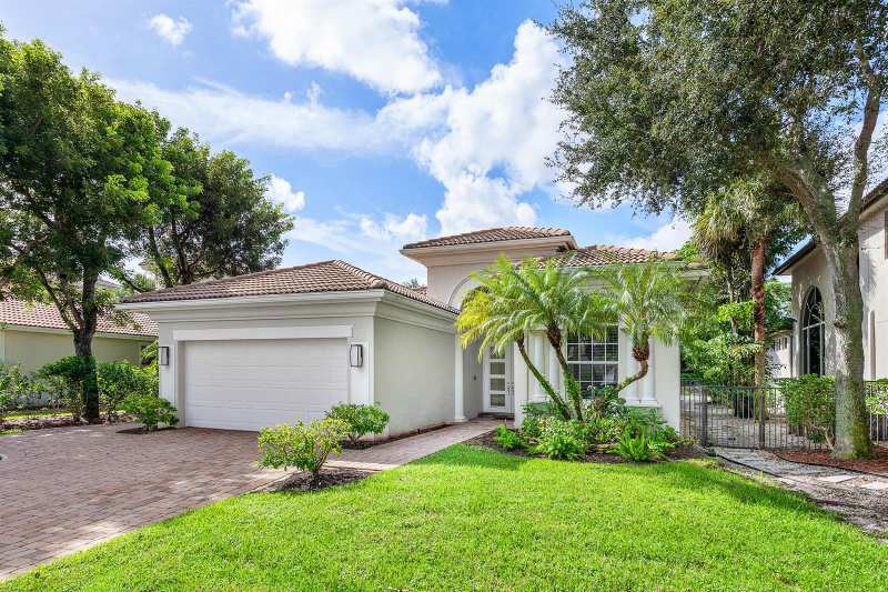 8138 Valhalla Drive, Delray Beach FL 33446