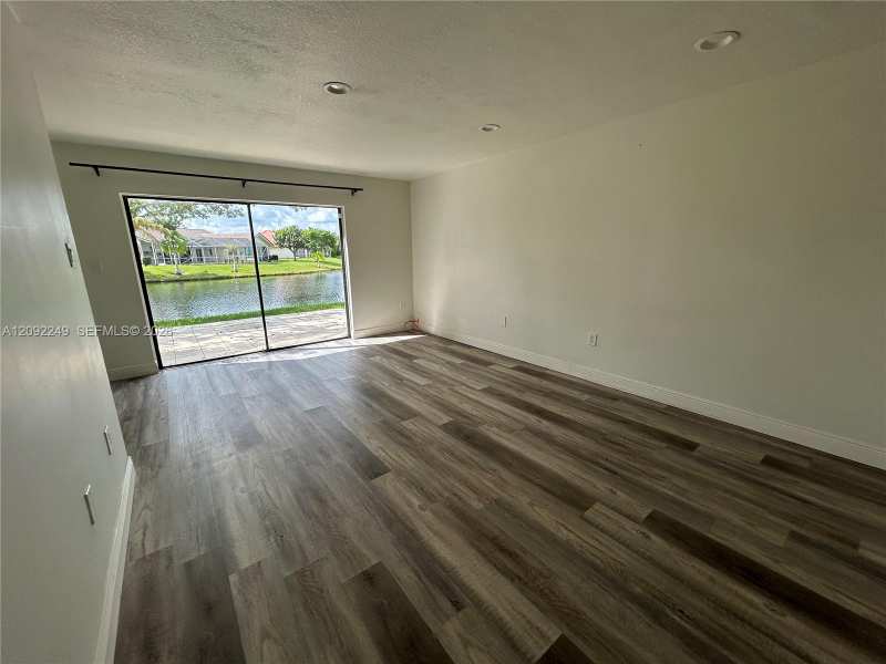 PALMS OF PEMBROKE CONDO