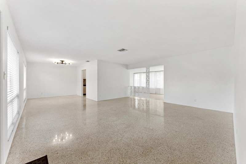 1341 SE 4th Court, Deerfield Beach FL 33441
