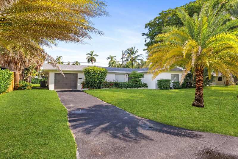 1341 SE 4th Court, Deerfield Beach FL 33441
