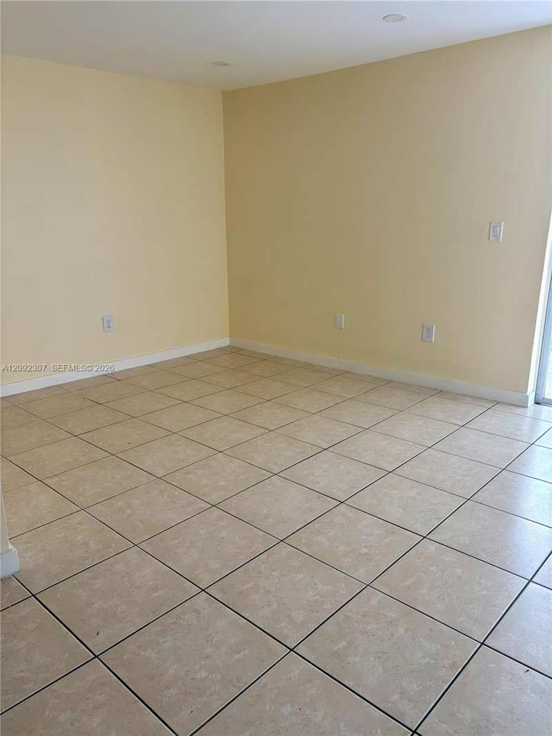 5050 NW 7th St # 309, Miami FL 33126