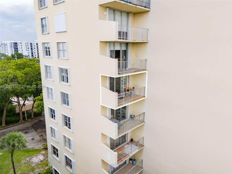 11111 Biscayne Blvd # 6B, Miami FL 33181