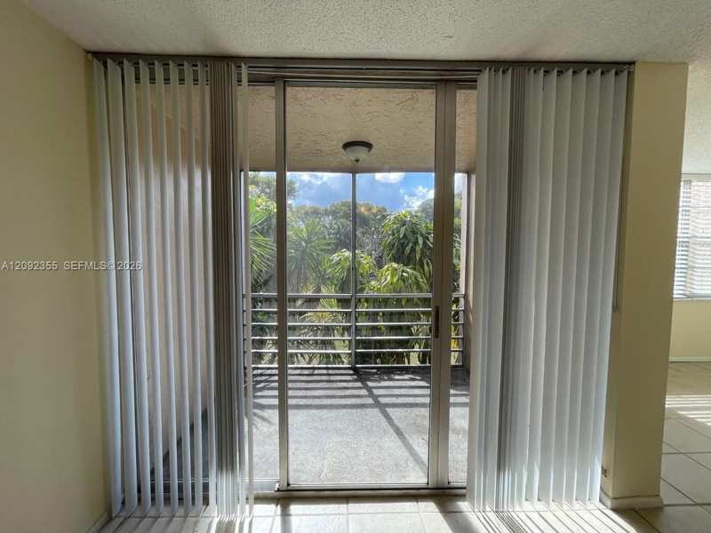9431 Live Oak Pl # 203, Davie FL 33324