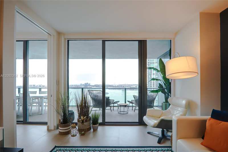 650 NE 32nd St # 4105, Miami FL 33137