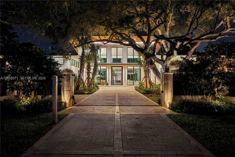 12250 SW 62nd Ave, Pinecrest FL 33156