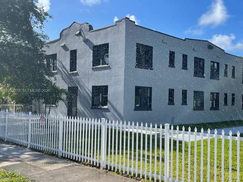 2020 Washington St, Hollywood FL 33020