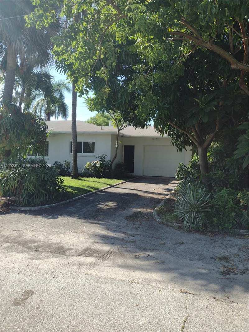 225 E 29th Ct, Riviera Beach FL 33404