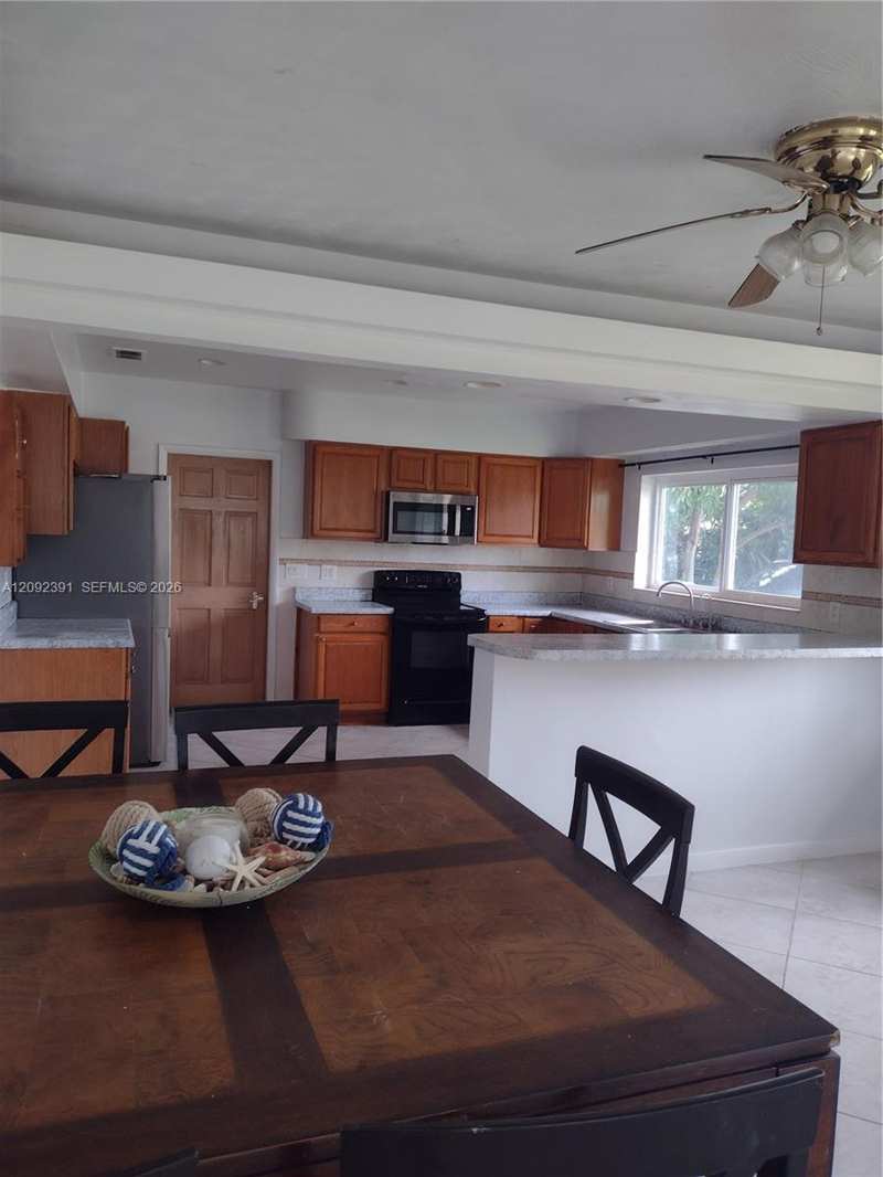 225 E 29th Ct, Riviera Beach FL 33404